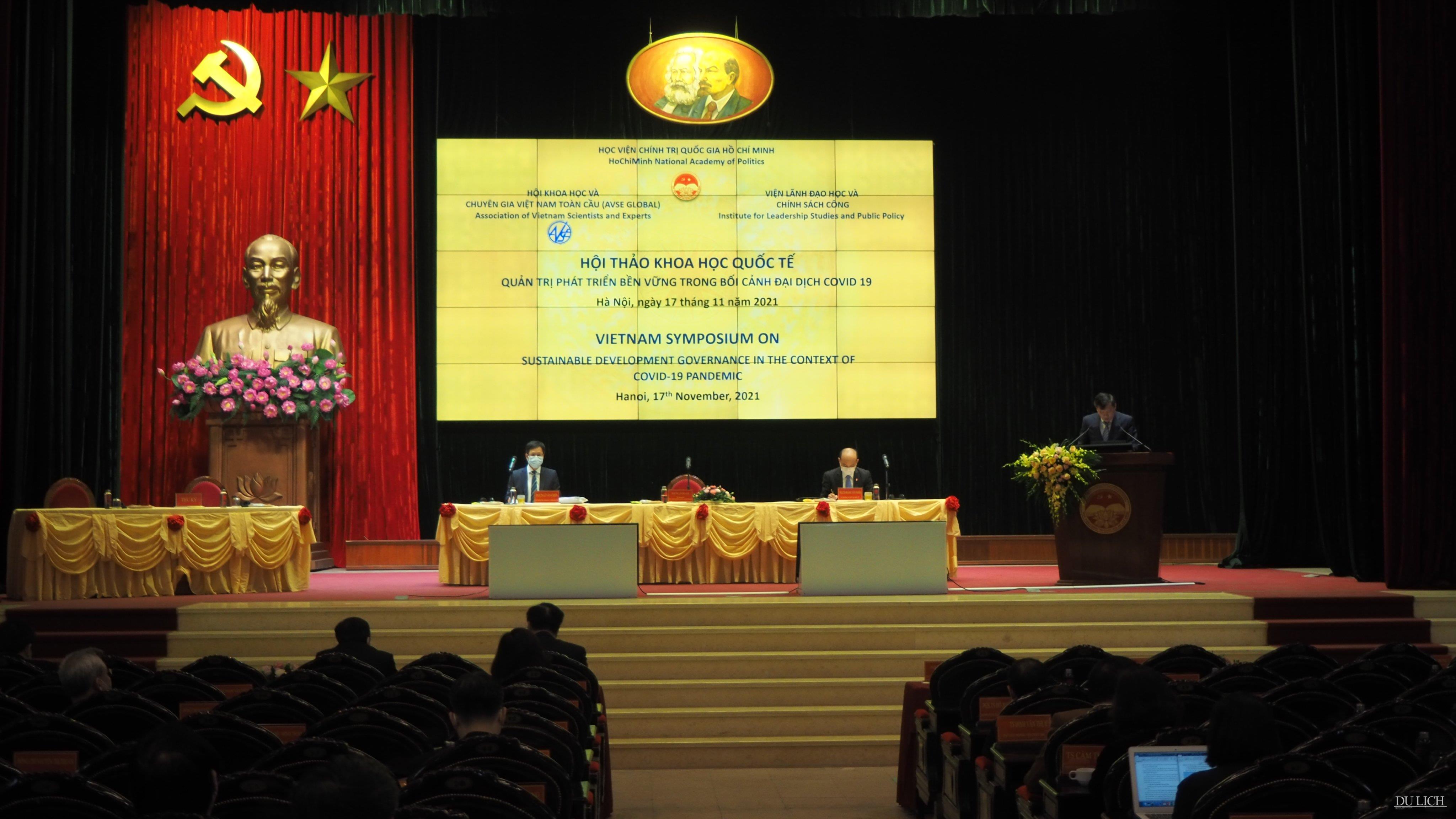 PGS.TS. Lê Văn Lợi - Phó Giám đốc Học viện Chính trị quốc gia Hồ Chí Minh phát biểu khai mạc hội thảo